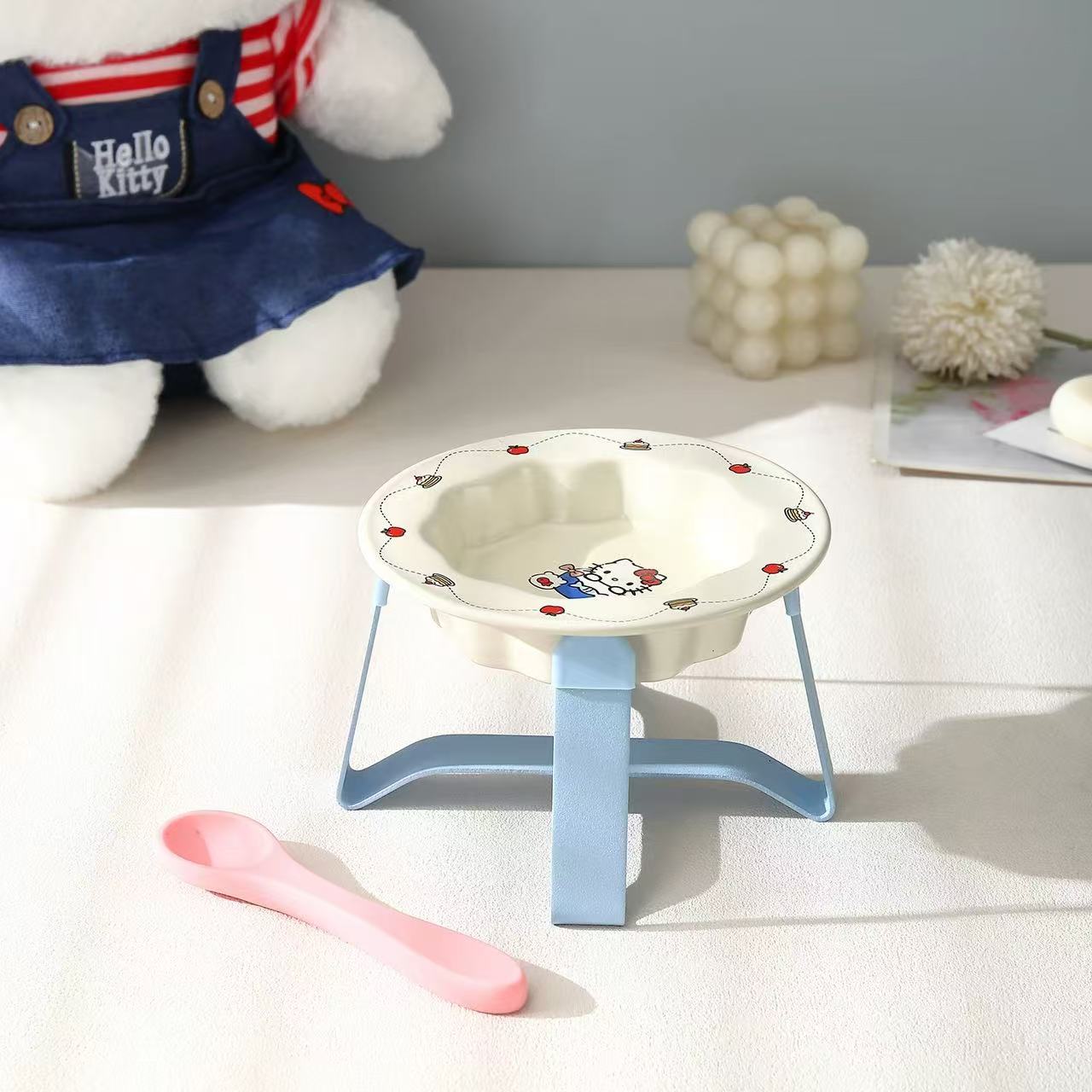 Hello Kitty Raised Pet Bowl 019